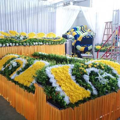 灵堂鲜花布置图片 灵堂鲜花布置图片